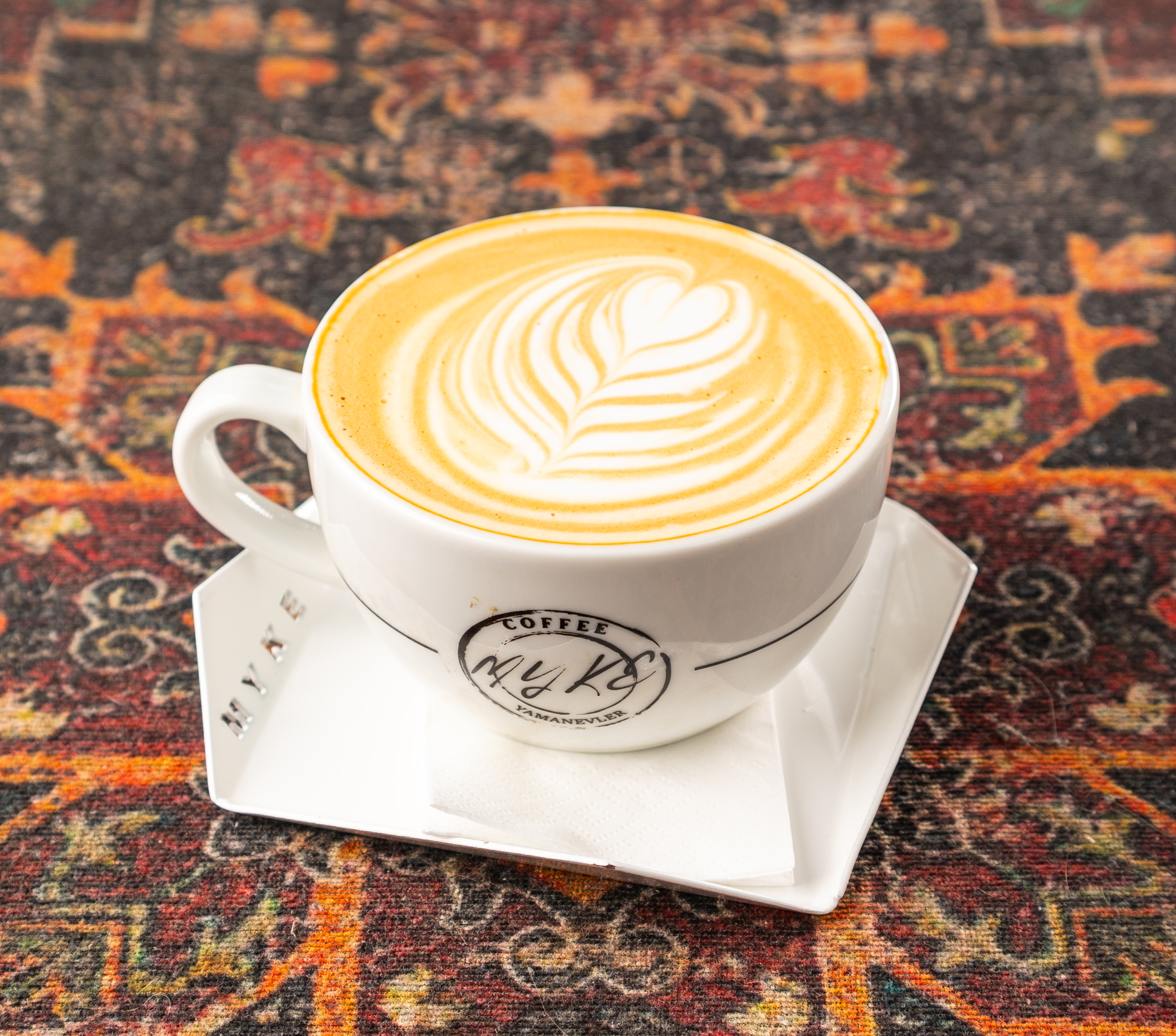 BERRY WHITE MOCHA